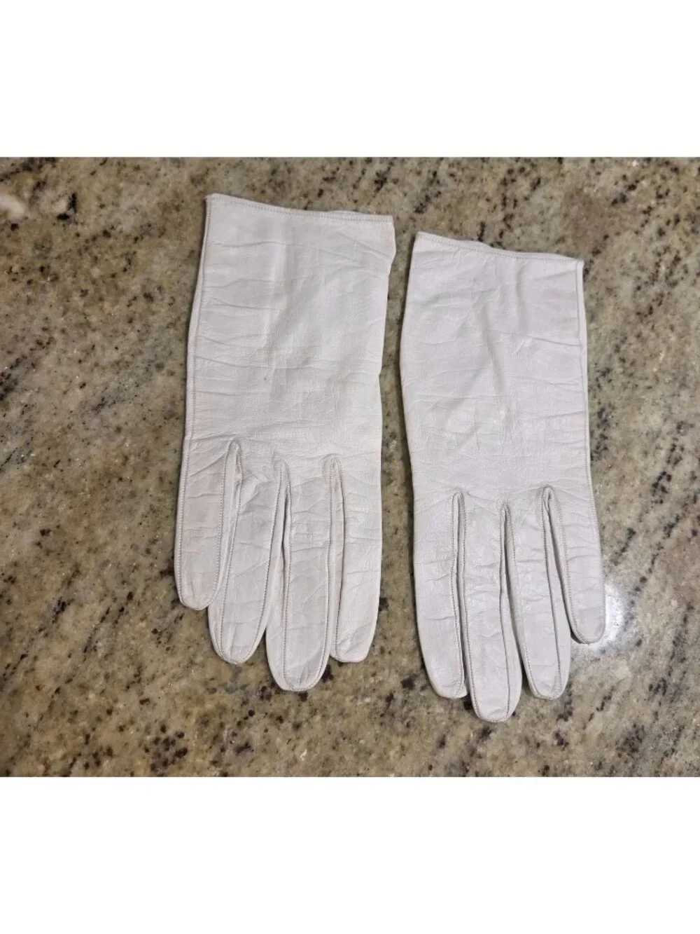 Vintage Womens Size S 6.5 Off-White Leather Silk Lined Formal Gloves Italy Saks